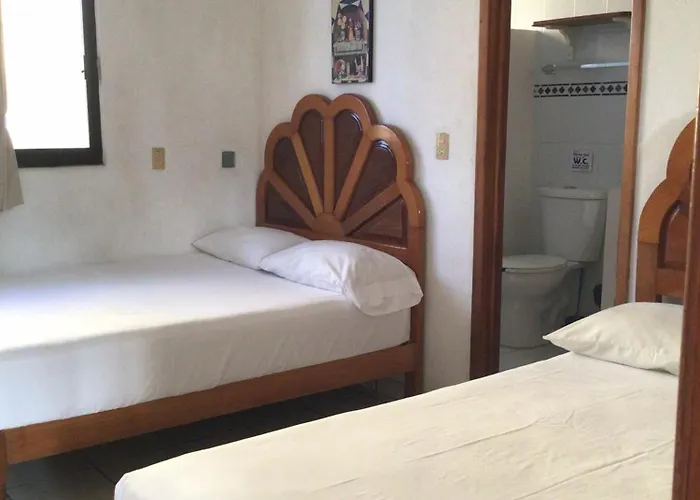 Tulipanes Guest house Zihuatanejo