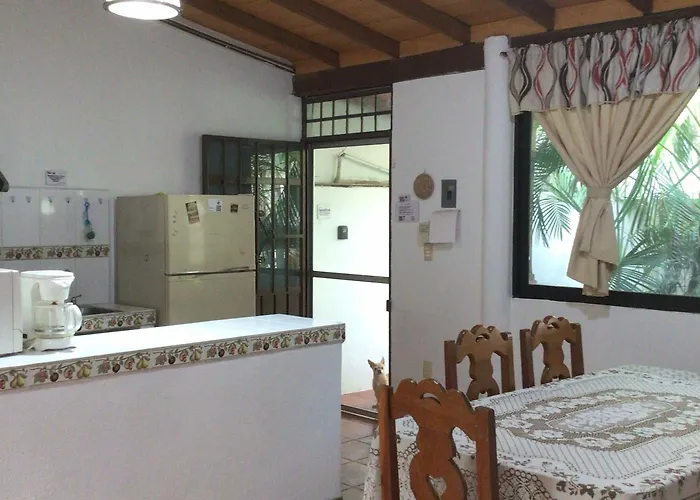 Tulipanes Pensión Zihuatanejo